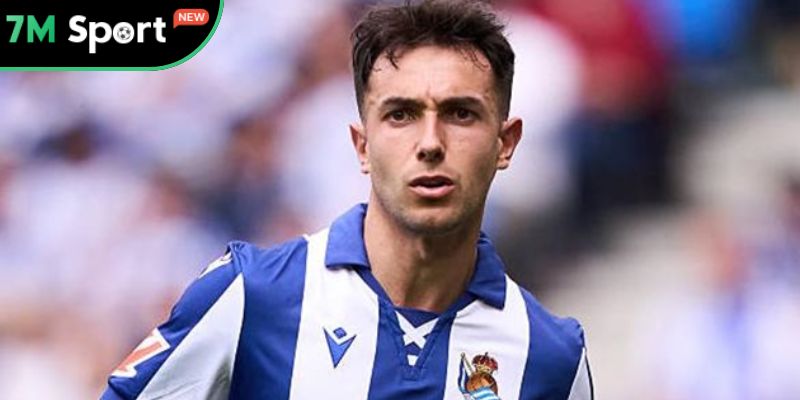 Zubimendi từng thi đấu xuất sắc trong màu áo Real Sociedad